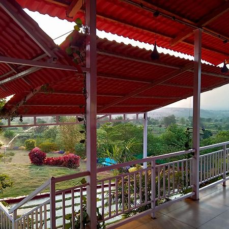 Veera Farmhouse,Villa Kolhapur Eksteriør billede