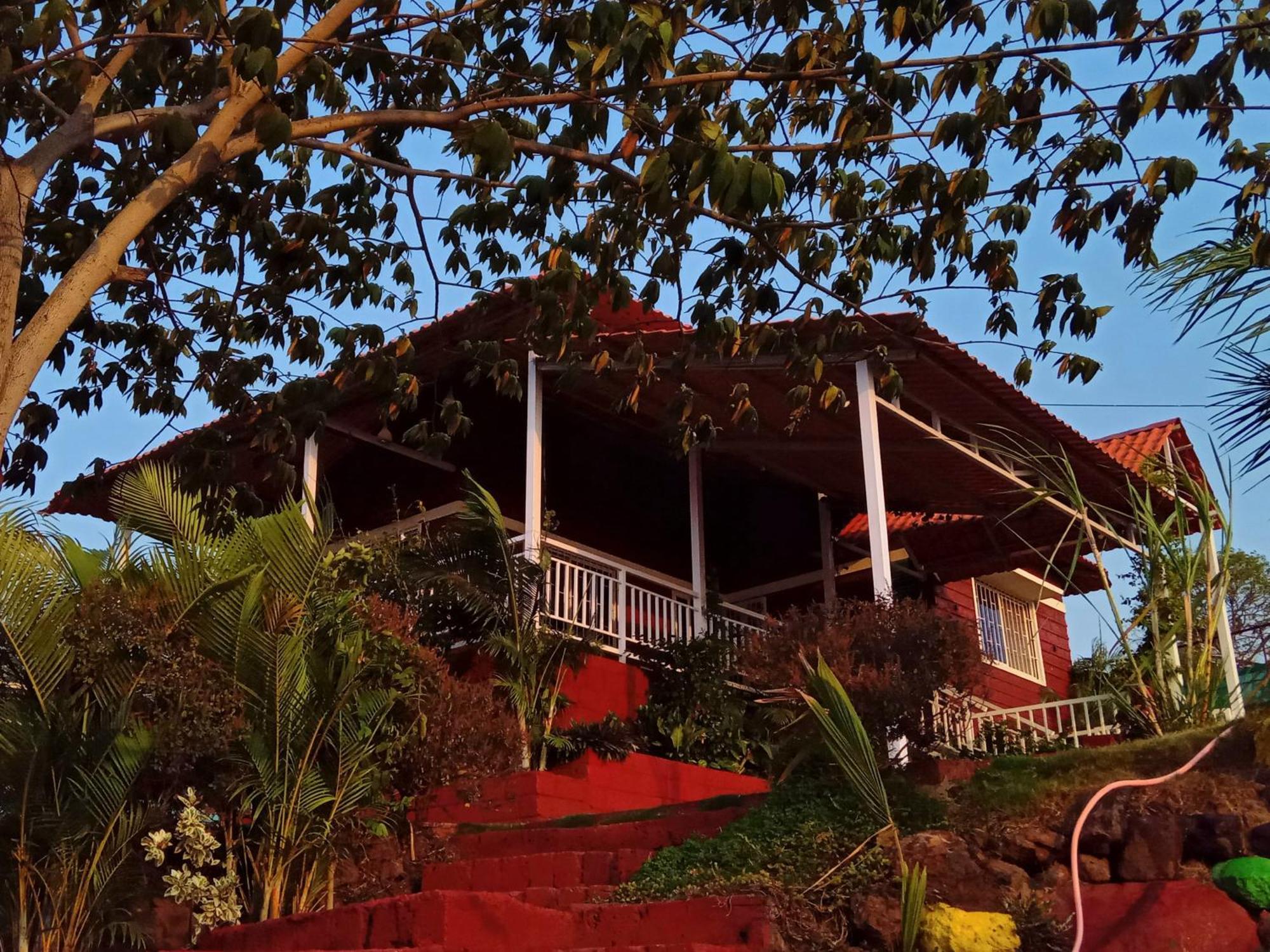 Veera Farmhouse,Villa Kolhapur Eksteriør billede