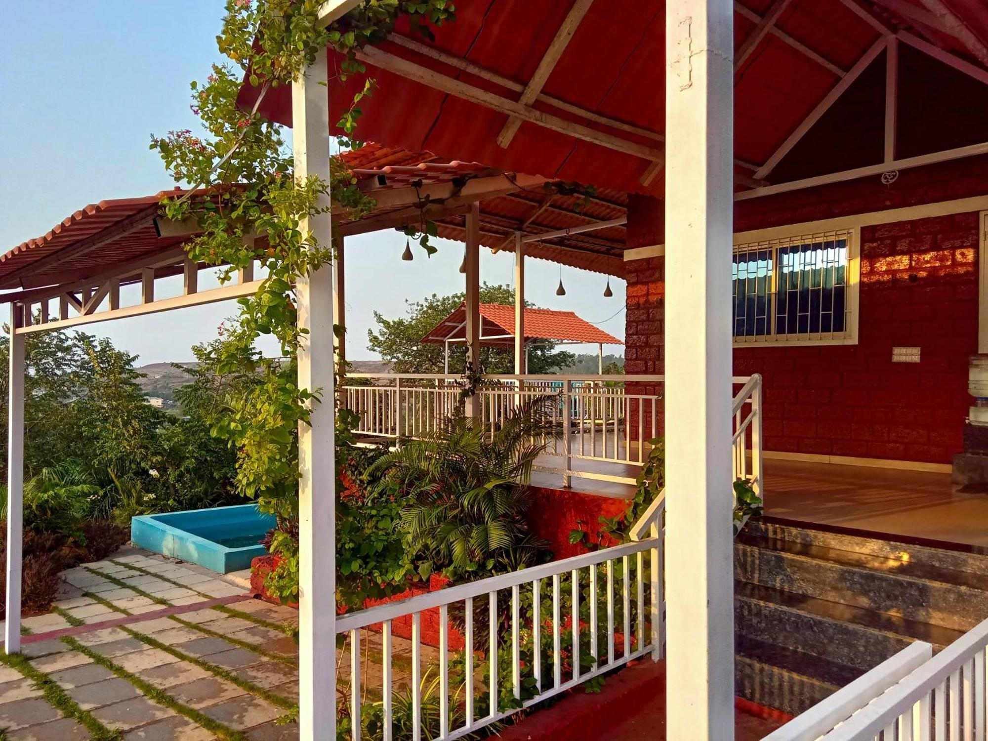 Veera Farmhouse,Villa Kolhapur Eksteriør billede