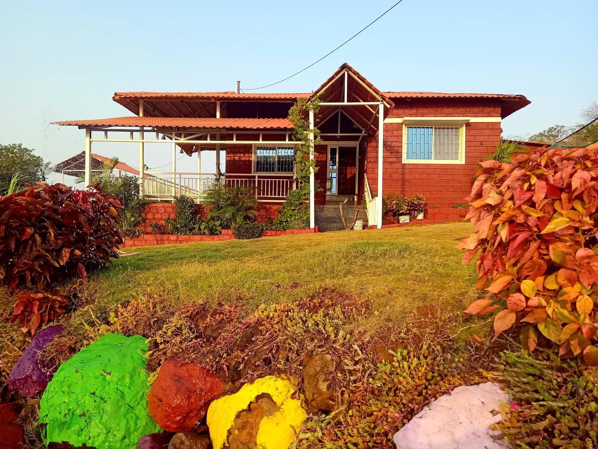 Veera Farmhouse,Villa Kolhapur Eksteriør billede